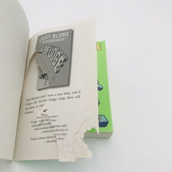 Judy Blume Book Lot of 4 Fudge and Sheila Paperbacks - Picture 9 of 10